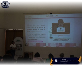 Expositores de la Secretaría de Fomento Económico compartiendo tips financieros