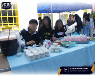 Participación de estudiantes de preparatoria y licenciatura en la actividad de emprendimiento juvenil